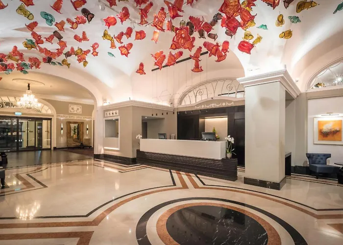 酒店 Riu Plaza The Gresham 4*