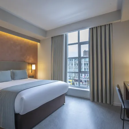 Riu Plaza The Gresham 酒店