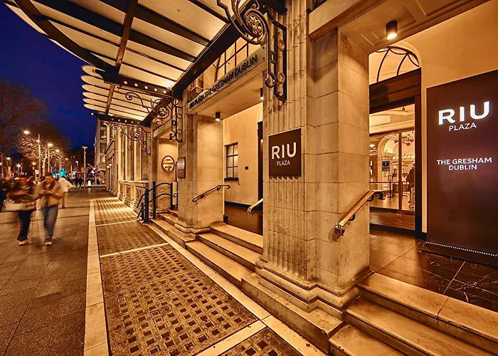 Отель Riu Plaza The Gresham 4*